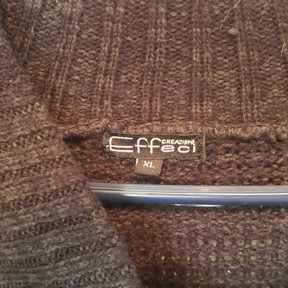 Effeci black sweater with triangle neck. - Picture 6 of 6